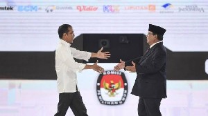 Jokowi Dan Prabowo Mengaku Sebagai Korban Dalam Isu Ideologi Tertentu.